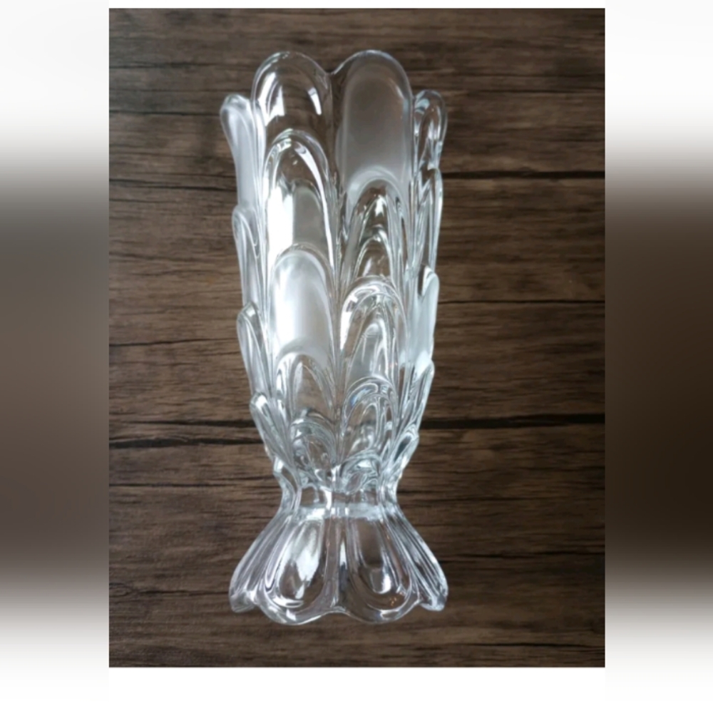 Toscana Bohemia Crystal Vase Layered Flower Petal Design Frosted Accents
